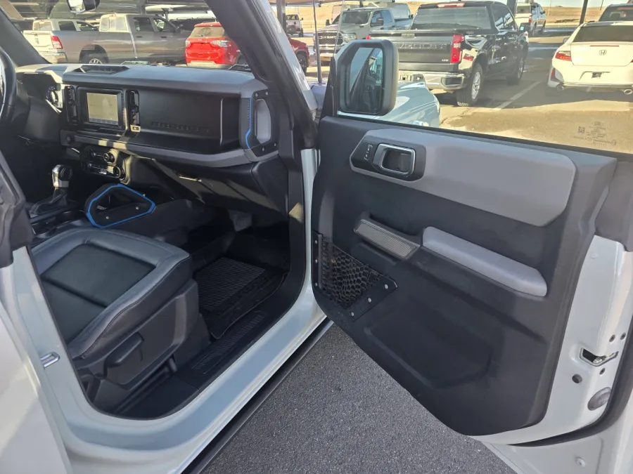2022 Ford Bronco | Photo 17 of 23