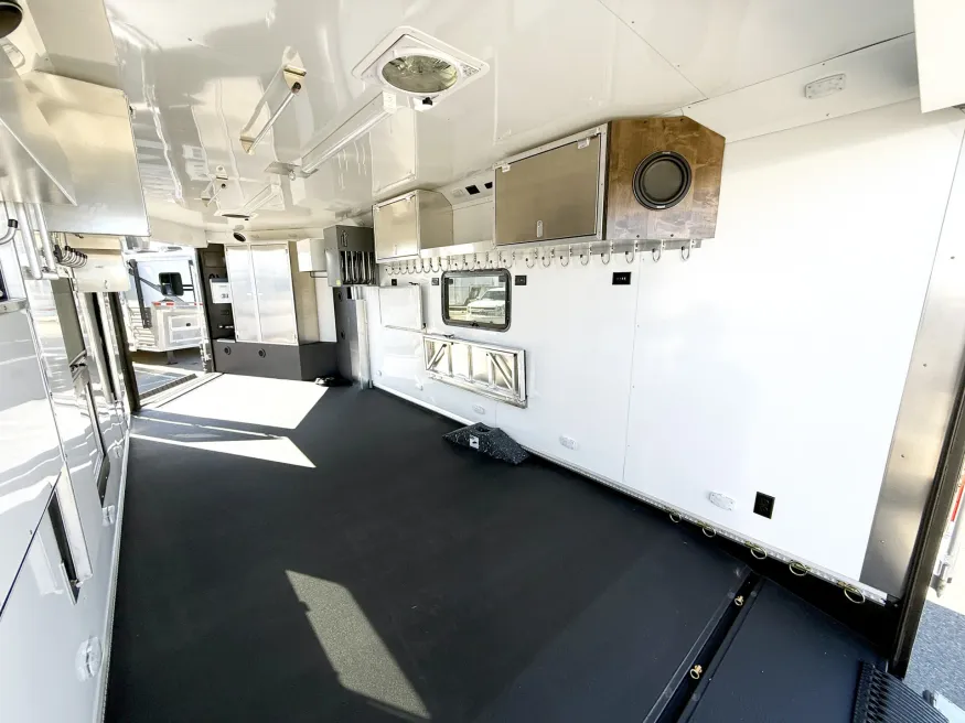 2026 Logan Coach Horse Power | Photo 8 of 20