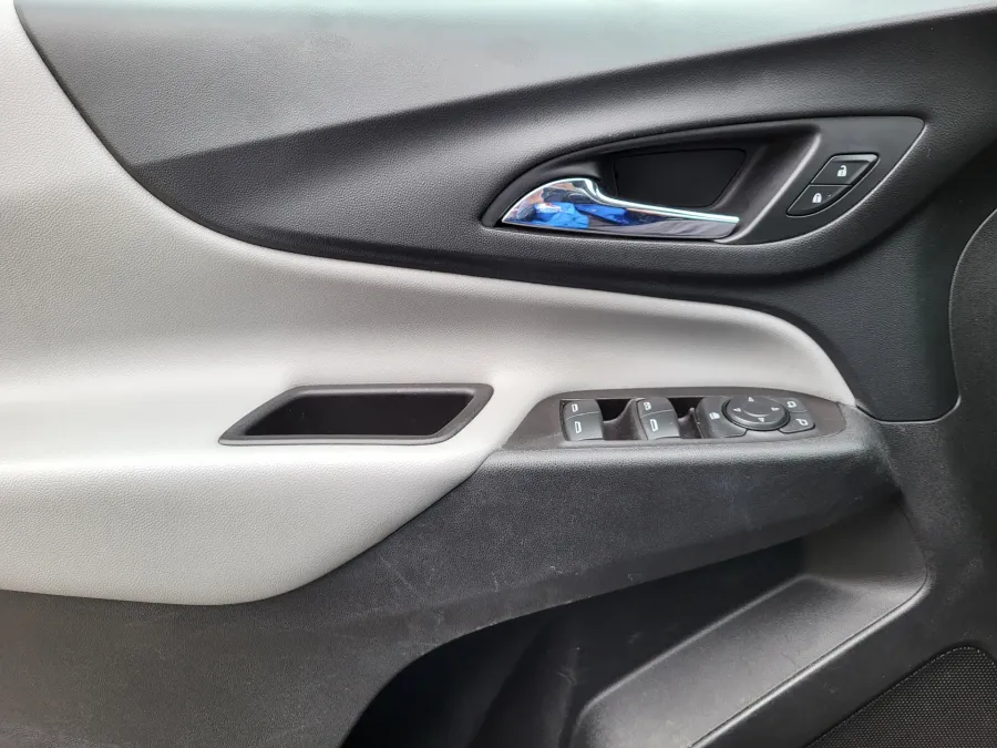 2021 Chevrolet Equinox LS | Photo 19 of 25