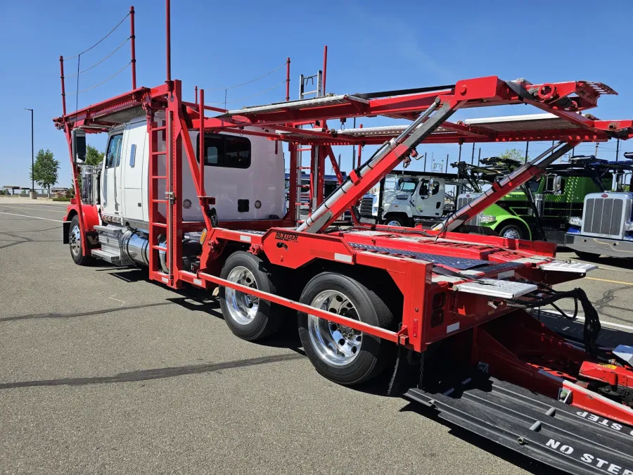 2020 Western Star 4900FA | Photo 5 of 34