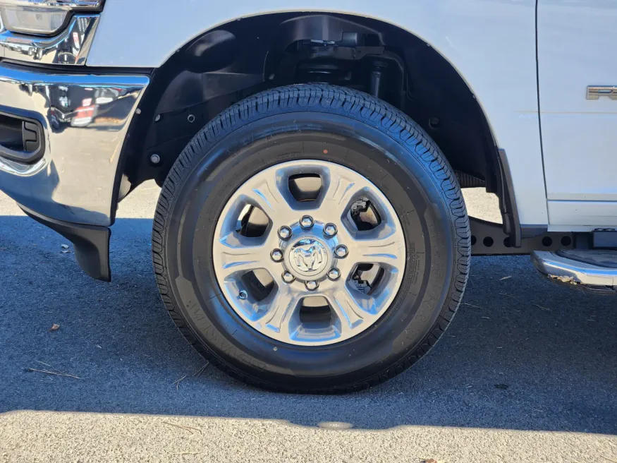 2024 RAM 2500 Big Horn | Photo 23 of 32