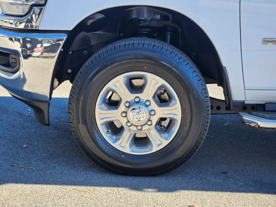 2024 RAM 2500 Big Horn | Photo 23 of 32