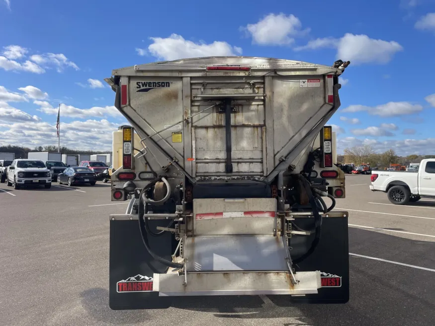 2017 Mack GU432 | Photo 6 of 15