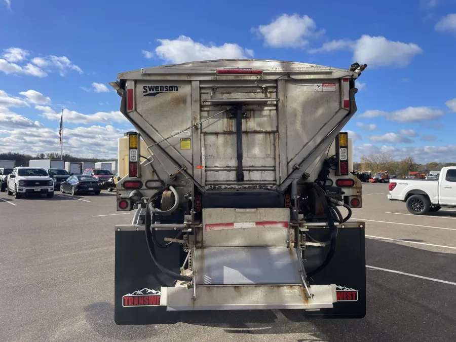 2017 Mack GU432 | Photo 6 of 15