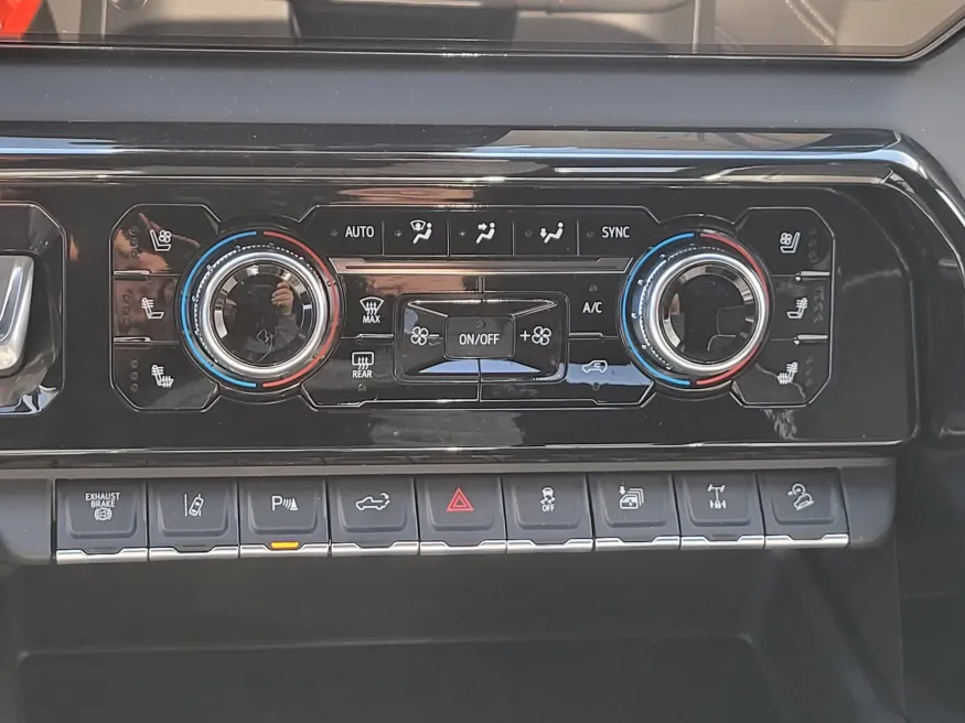 2026 GMC Sierra 2500HD AT4X | Photo 17 of 33