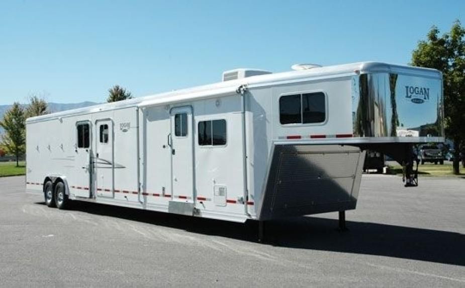 logan-coach-edge-slant-load-trailers