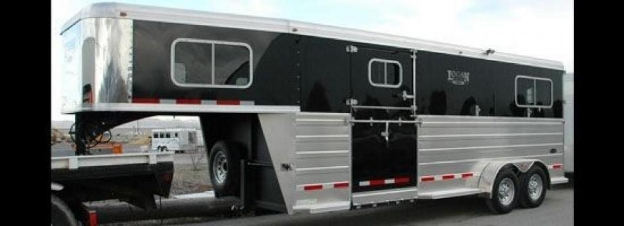 logan-coach-warmblood-straight-load-horse-trailer