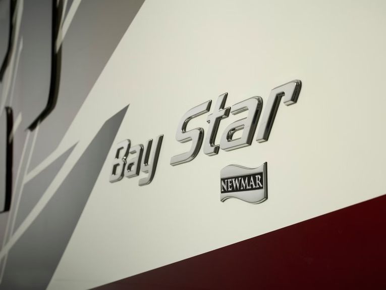 Newmar Bay Star logo