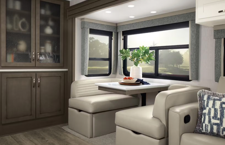 2025 Newmar Bay Star