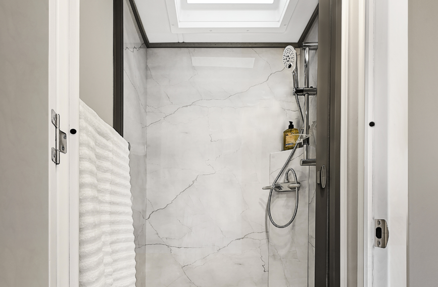 Interior shower image of the 2026 Renegade Vienna