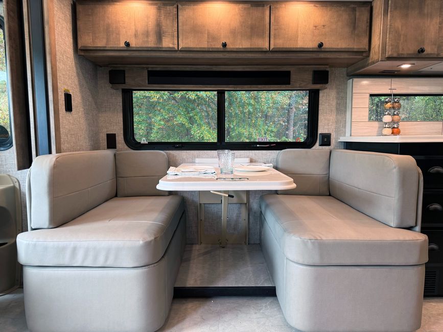 Inside image of the 2025 Tiffin Allegro Breeze 