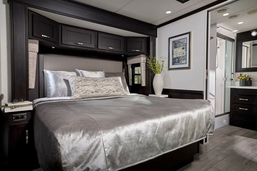 2027 Newmar Super Star bedroom 