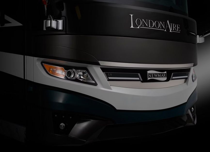 2027 Newmar London Air grill