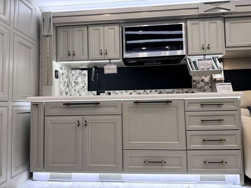  2027 Tiffin Allegro Bus kitchen