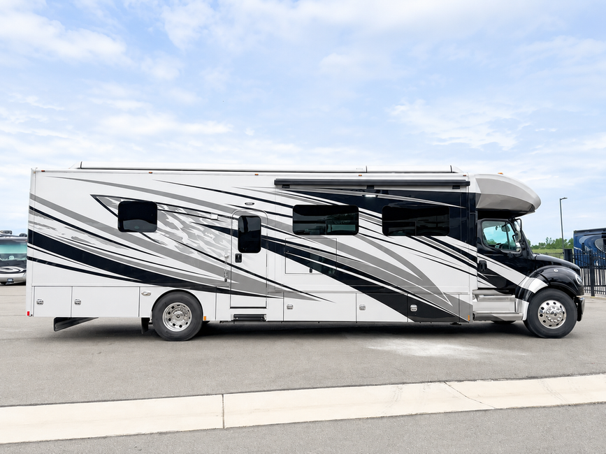 2027 Renegade Verona LE side exterior