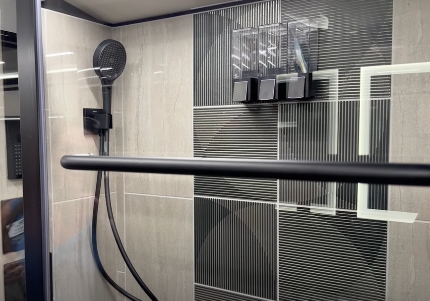 A large shower in the 2026 King Aire