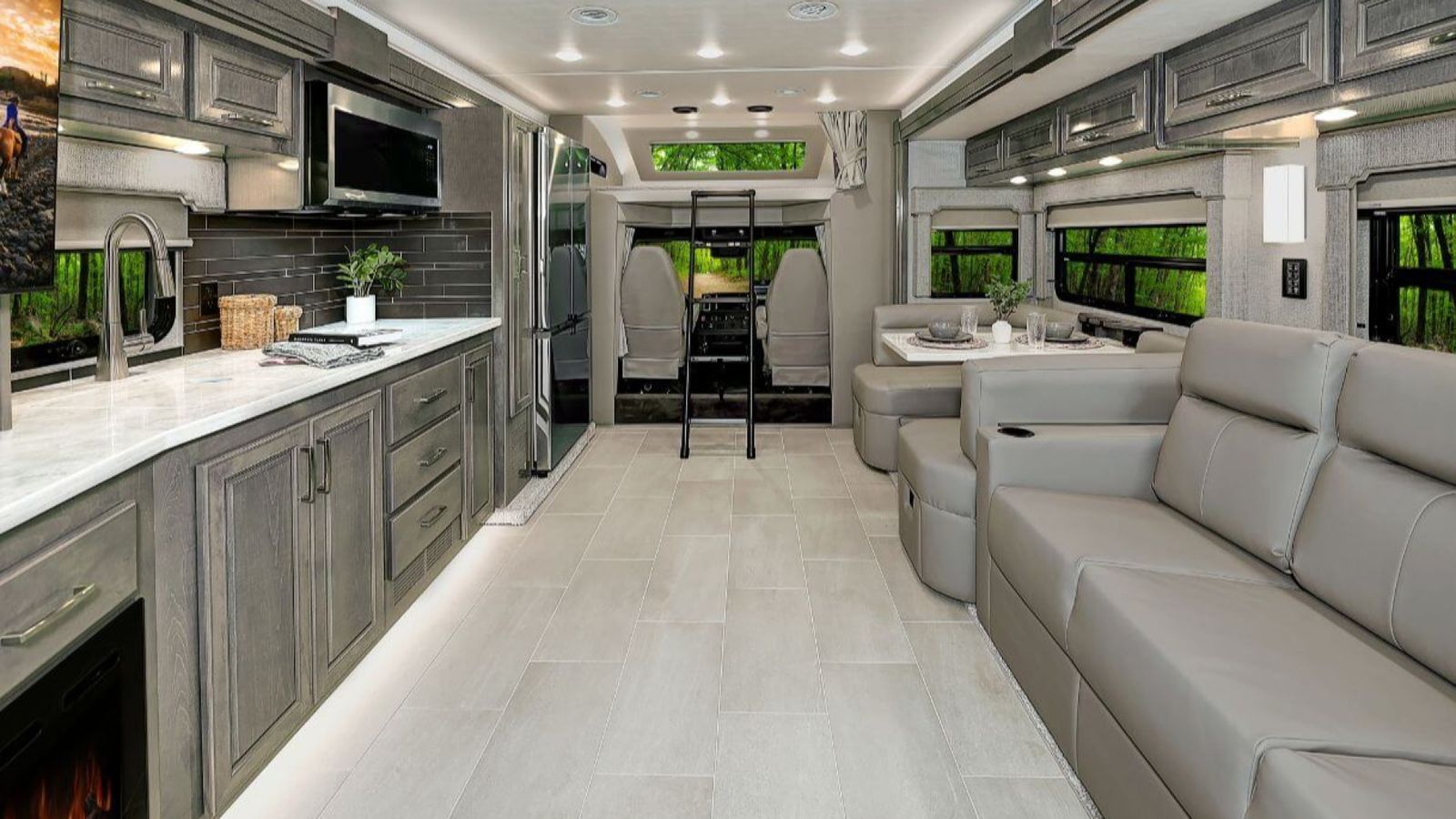 Back to front view of the 2025 Renegade Verona LE