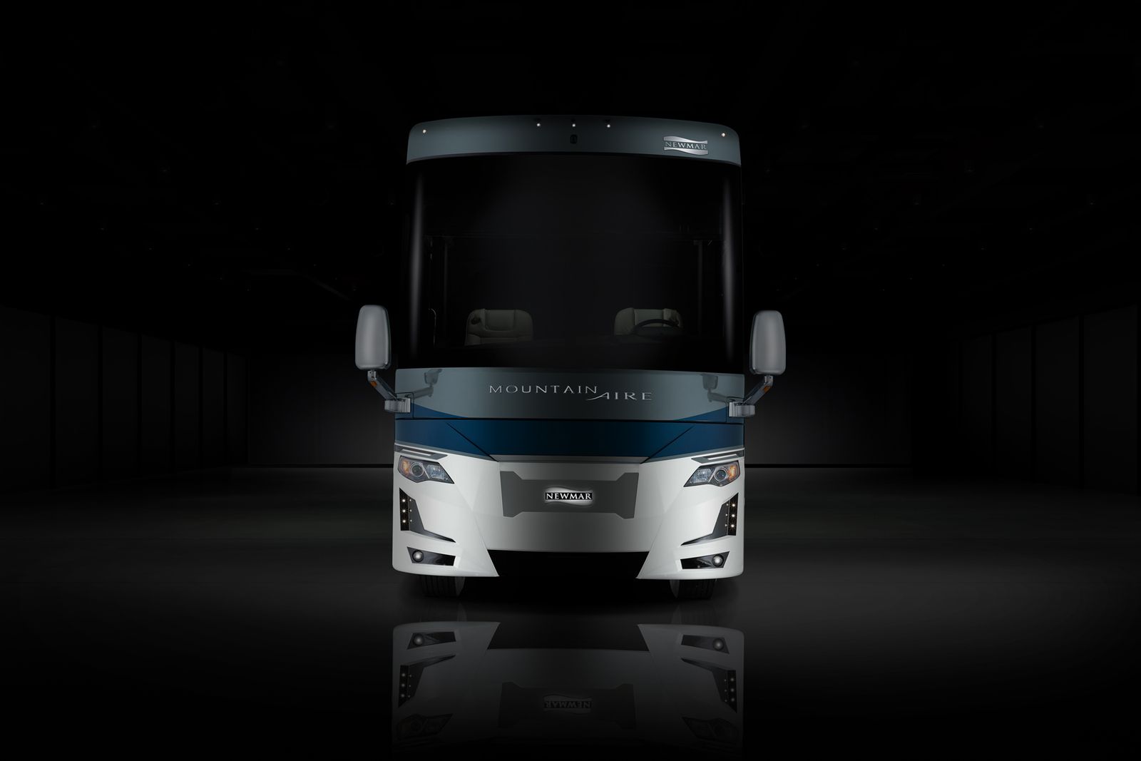 Front view of the 2025 Newmar Mountain Aire