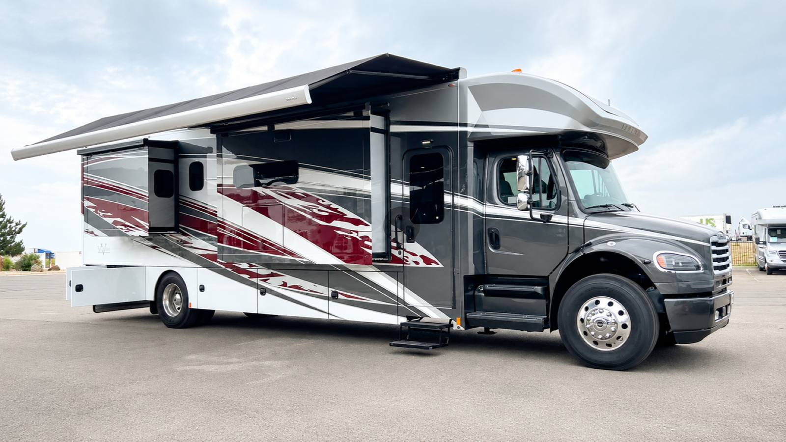 2027 Renegade Verona external image