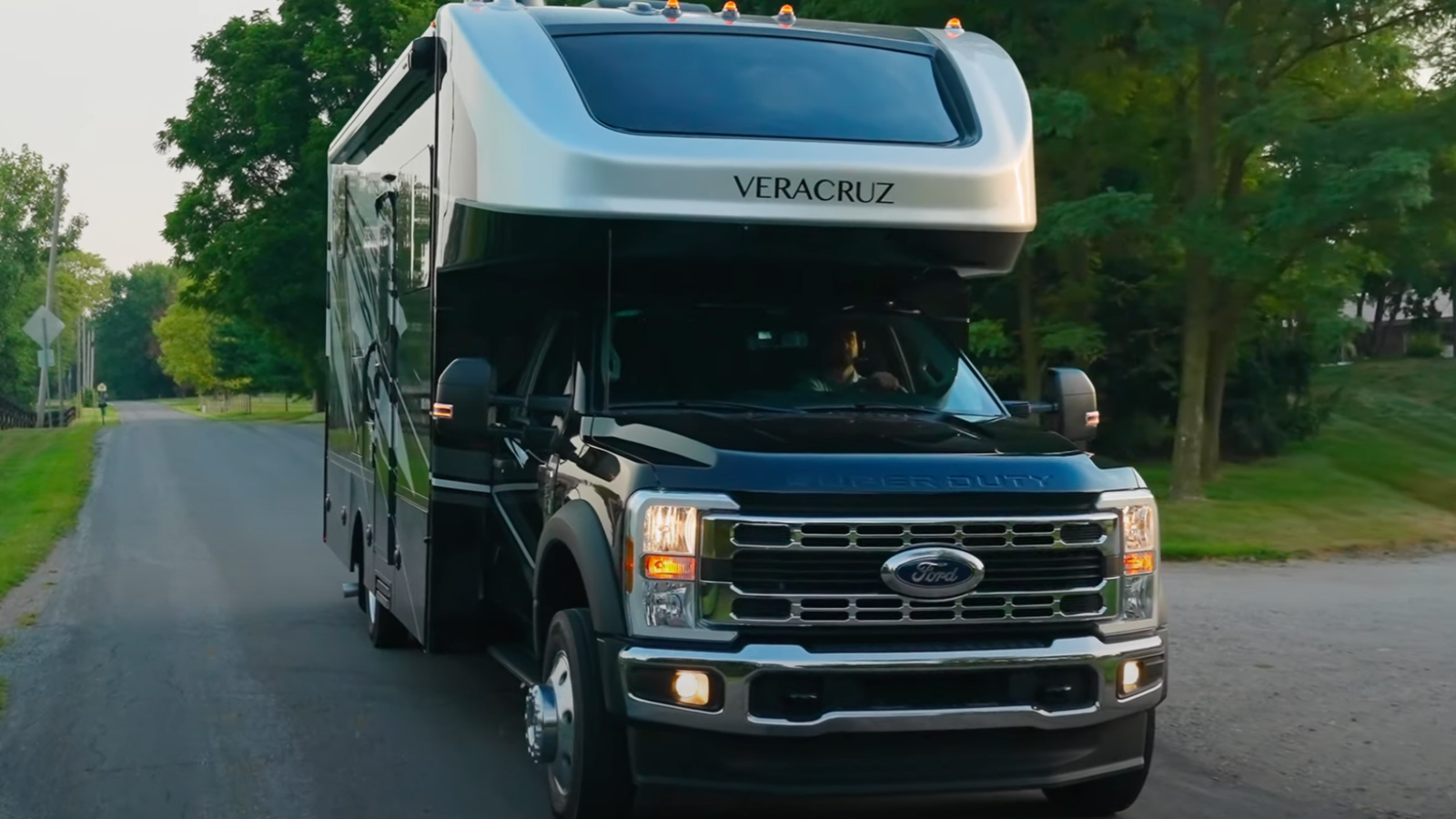 2025 Renegade Veracruz close-up exterior image on the road