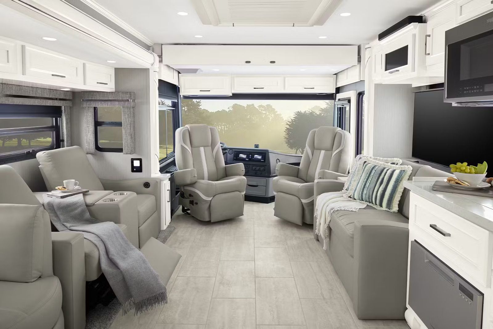 Back to front inside the 2025 Newmar Ventana