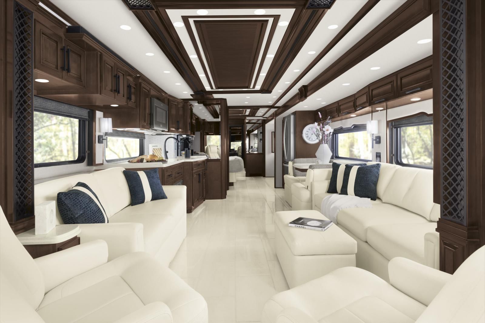 Arrive in style in the 2024 Newmar London Aire